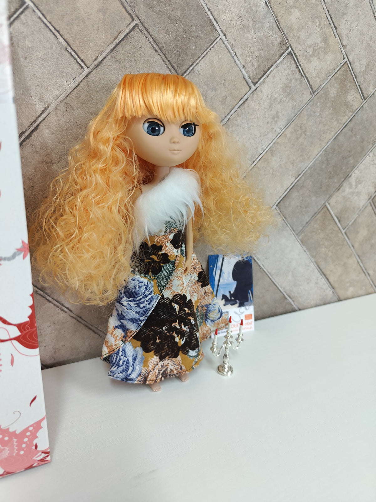 Duna-Orange-doll Lot.192
