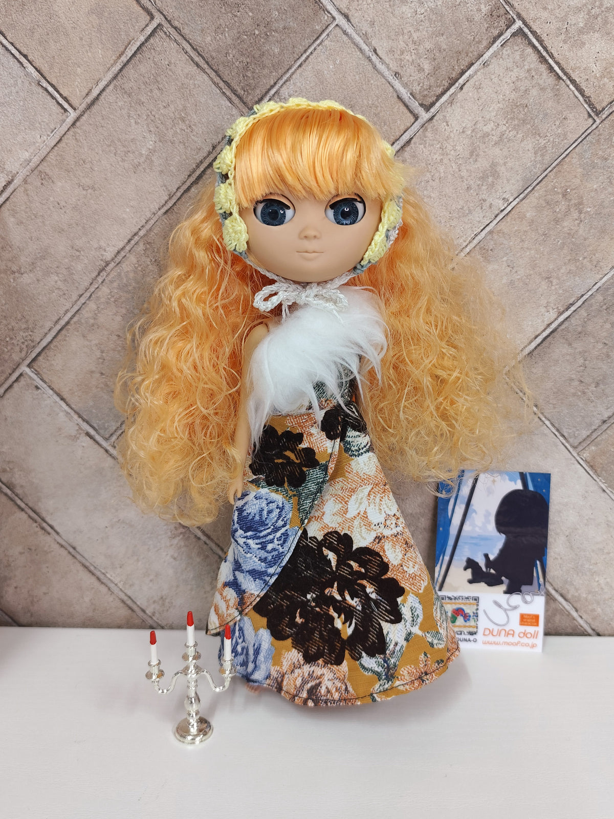 Duna-Orange-doll Lot.192