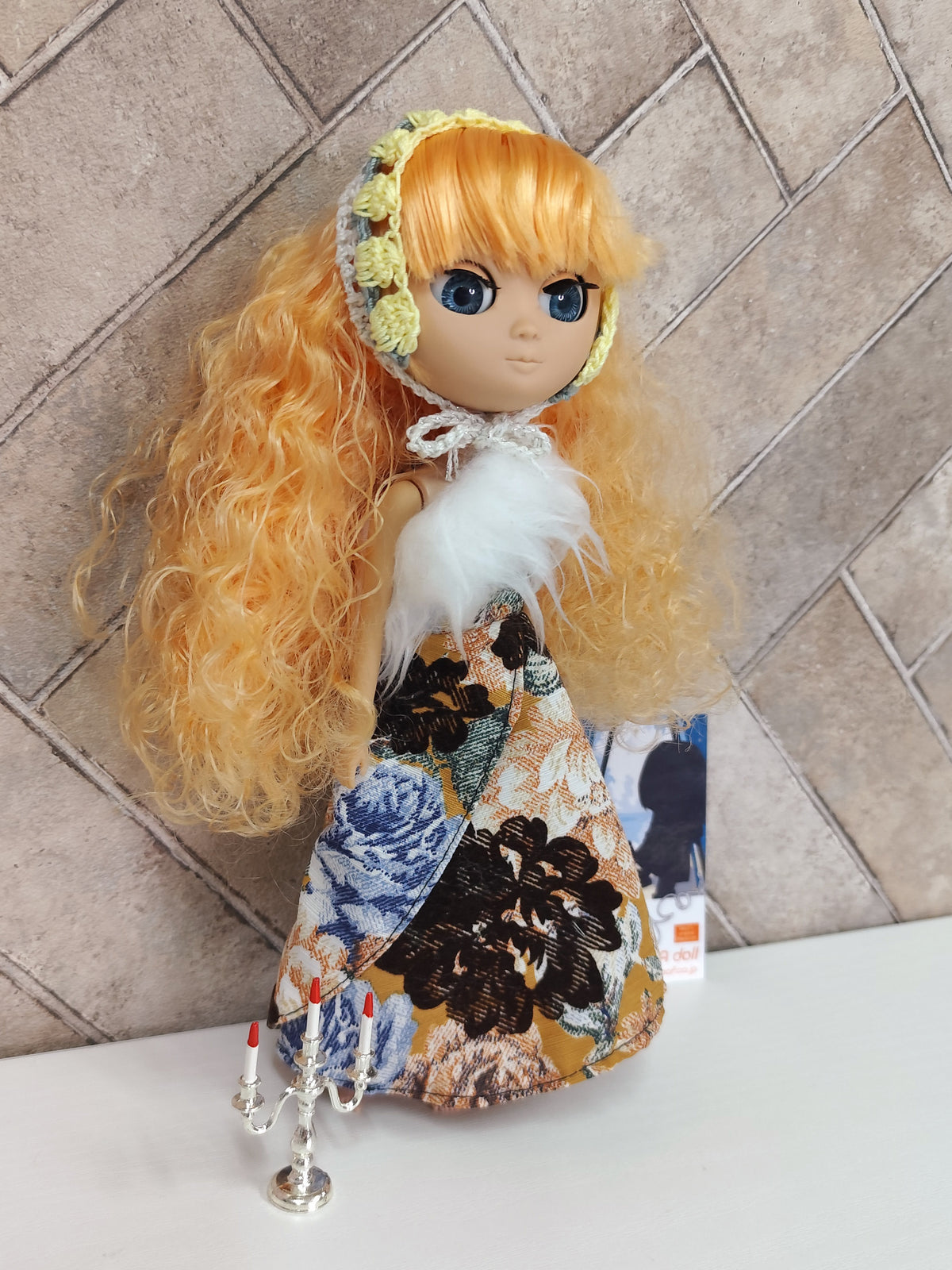 Duna-Orange-doll Lot.192