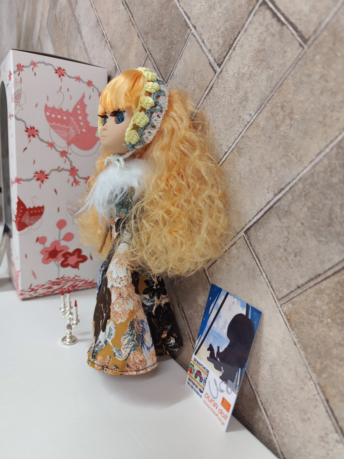 Duna-Orange-doll Lot.192