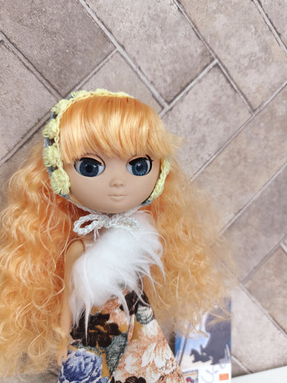Duna-Orange-doll Lot.192