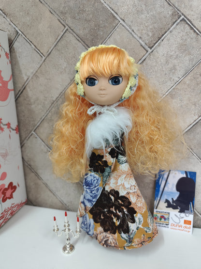 Duna-Orange-doll Lot.192