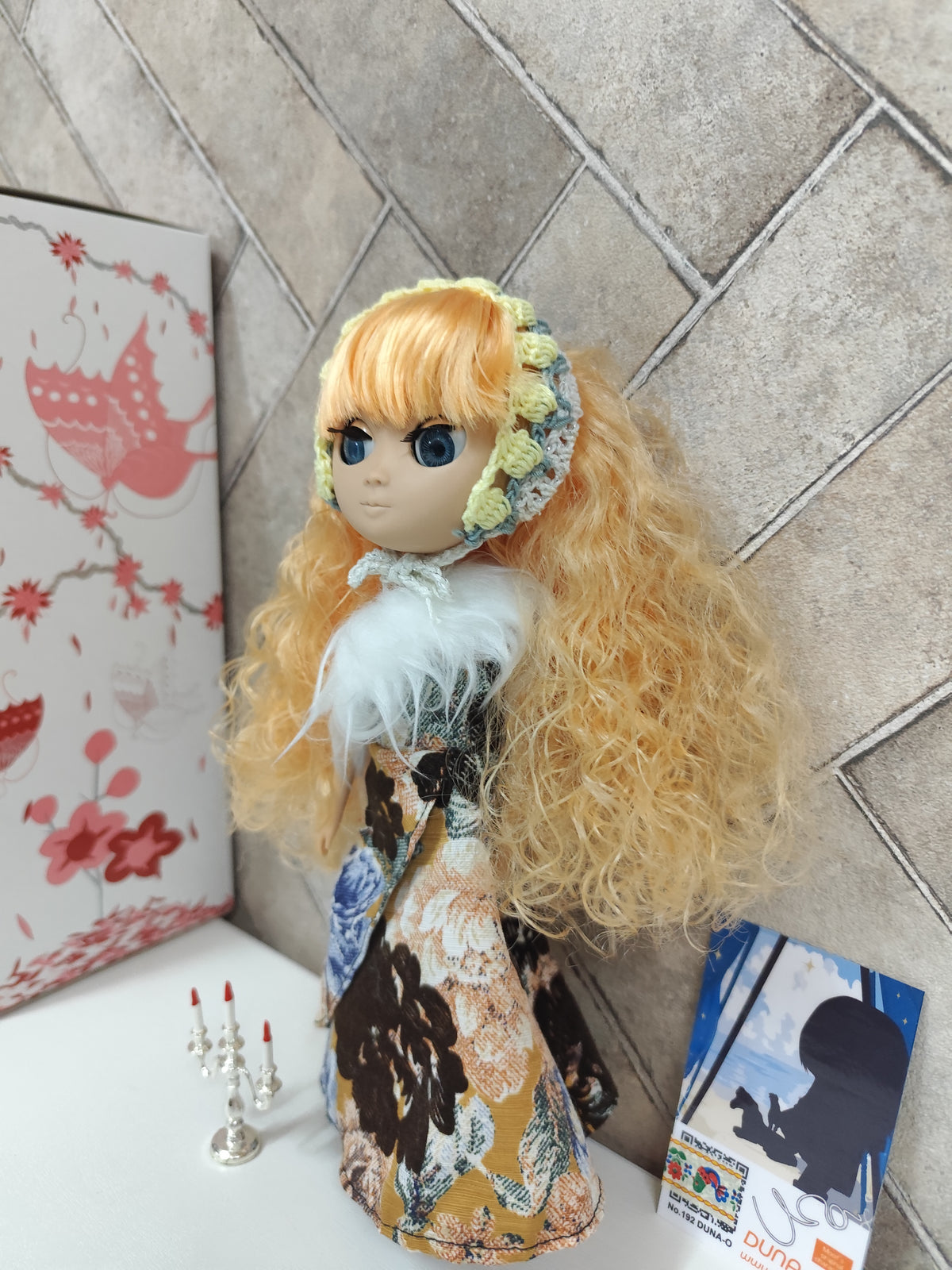 Duna-Orange-doll Lot.192