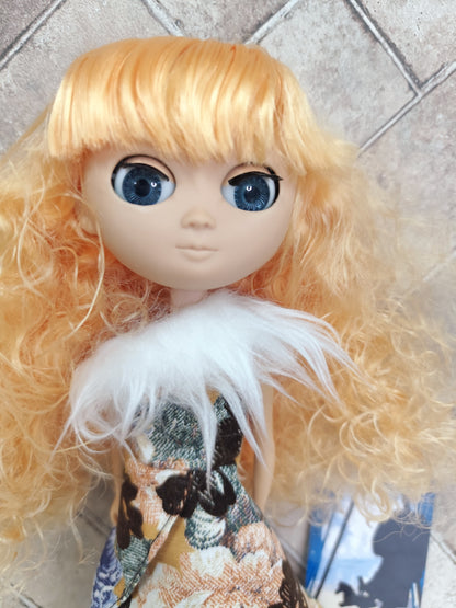 Duna-Orange-doll Lot.192